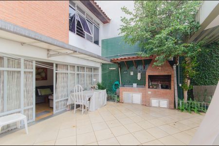 Quintal de casa à venda com 3 quartos, 250m² em Jardim da Gloria, São Paulo