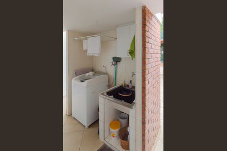 Casa à venda com 250m², 3 quartos e 3 vagas Casa à venda com 250m², 3 quartos e 3 vagasÁrea de Serviço