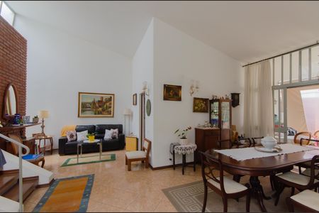 Casa à venda com 250m², 3 quartos e 3 vagas Casa à venda com 250m², 3 quartos e 3 vagasSala de Jantar