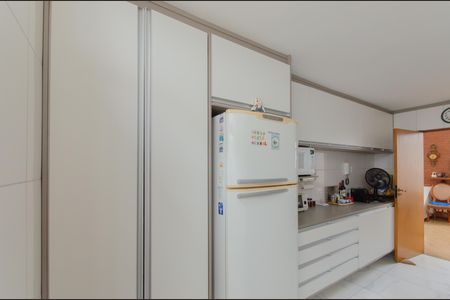 Casa à venda com 250m², 3 quartos e 3 vagas Casa à venda com 250m², 3 quartos e 3 vagasCozinha
