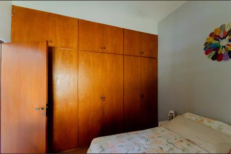 Quarto 3 de casa à venda com 3 quartos, 250m² em Jardim da Gloria, São Paulo
