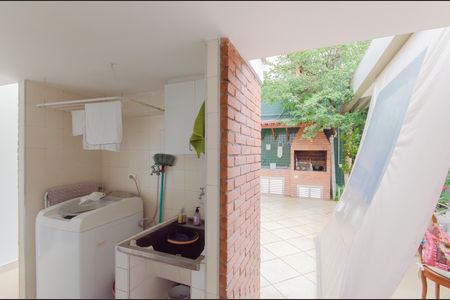 Casa à venda com 250m², 3 quartos e 3 vagas Casa à venda com 250m², 3 quartos e 3 vagasÁrea de Serviço