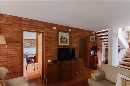Casa à venda com 250m², 3 quartos e 3 vagas Casa à venda com 250m², 3 quartos e 3 vagasSala
