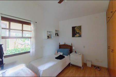 Casa à venda com 250m², 3 quartos e 3 vagas Casa à venda com 250m², 3 quartos e 3 vagasQuarto 2