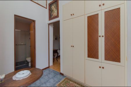 Casa à venda com 250m², 3 quartos e 3 vagas Casa à venda com 250m², 3 quartos e 3 vagasCorredor dos Quartos