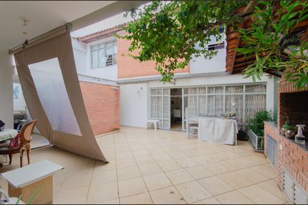 Quintal de casa à venda com 3 quartos, 250m² em Jardim da Gloria, São Paulo