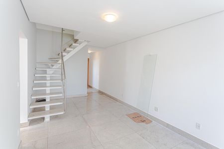 Apartamento para alugar com 130m², 3 quartos e 2 vagas Apartamento para alugar com 130m², 3 quartos e 2 vagasSala