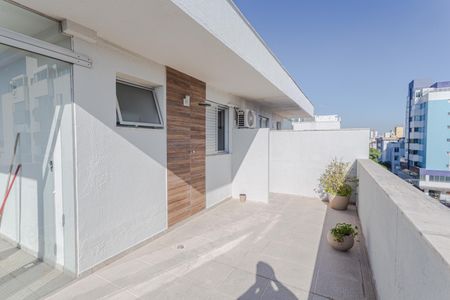 Apartamento para alugar com 130m², 3 quartos e 2 vagas Apartamento para alugar com 130m², 3 quartos e 2 vagasCobertura