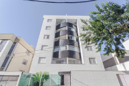 Apartamento para alugar com 130m², 3 quartos e 2 vagas Apartamento para alugar com 130m², 3 quartos e 2 vagasFachada