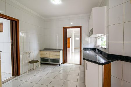 Casa de condomínio para alugar com 342m², 5 quartos e 5 vagascozinha