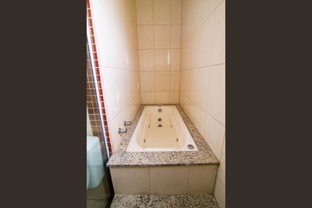 Casa de condomínio para alugar com 342m², 5 quartos e 5 vagasBanheiro da Suíte 2