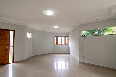 Casa de condomínio para alugar com 342m², 5 quartos e 5 vagasSala