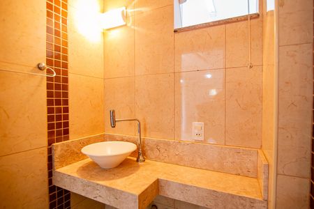 Casa de condomínio para alugar com 342m², 5 quartos e 5 vagaslavabro