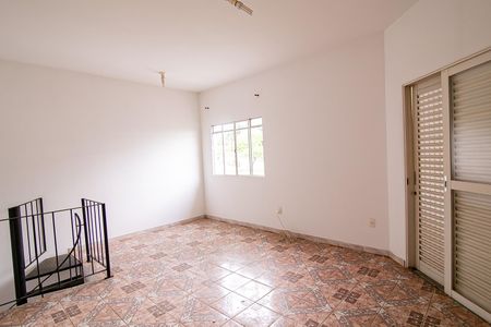 Casa de condomínio para alugar com 342m², 5 quartos e 5 vagasQuarto Edicula