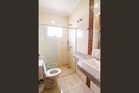 Casa de condomínio para alugar com 342m², 5 quartos e 5 vagasBanheiro da Suíte 2