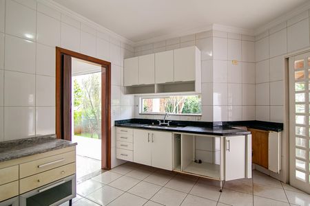 Casa de condomínio para alugar com 342m², 5 quartos e 5 vagascozinha