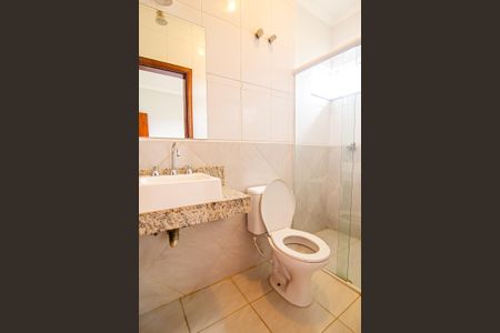 Casa de condomínio para alugar com 342m², 5 quartos e 5 vagasBanheiro da Suíte 1