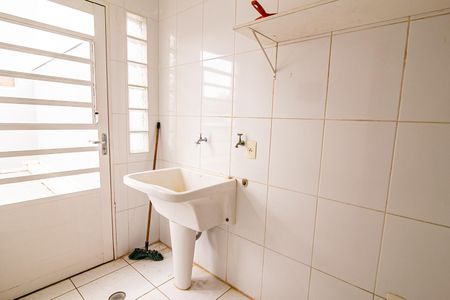 Casa de condomínio para alugar com 342m², 5 quartos e 5 vagasLavanderia