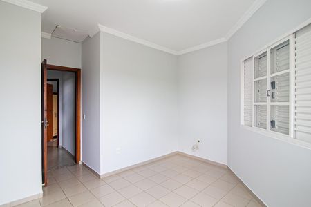 Casa de condomínio para alugar com 342m², 5 quartos e 5 vagasQuarto 2