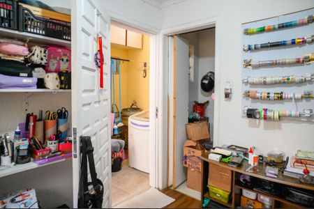 Casa à venda com 300m², 5 quartos e 2 vagas Casa à venda com 300m², 5 quartos e 2 vagasQuarto de Serviço - Casa 1