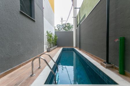 Apartamento para alugar com 46m², 2 quartos e sem vaga Apartamento para alugar com 46m², 2 quartos e sem vagaÁrea comum - Piscina