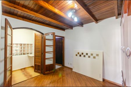 Suíte de casa para alugar com 2 quartos, 159m² em Vila Barreto, São Paulo