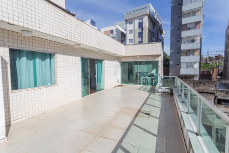 Apartamento à venda com 280m², 3 quartos e 3 vagasCobertura