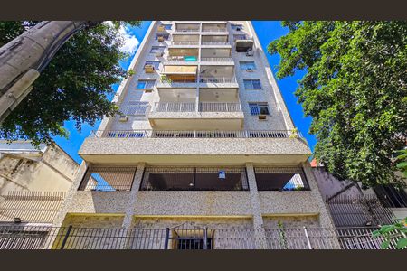 Apartamento à venda com 58m², 2 quartos e 1 vagaFachada do Prédio com placa