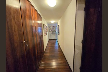 Apartamento à venda com 370m², 4 quartos e 3 vagas