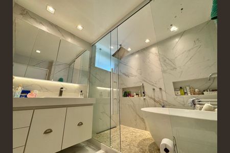Apartamento à venda com 205m², 3 quartos e 1 vaga