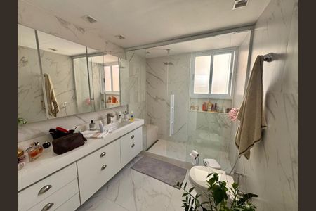 Apartamento à venda com 205m², 3 quartos e 1 vaga
