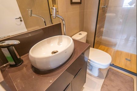 Apartamento à venda com 77m², 2 quartos e 2 vagasBanheiro Social