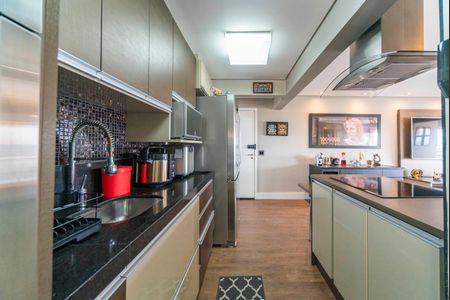 Apartamento à venda com 77m², 2 quartos e 2 vagasCozinha 