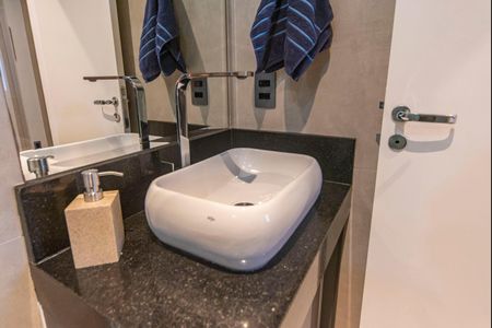 Apartamento à venda com 77m², 2 quartos e 2 vagasBanheiro do Quarto 2