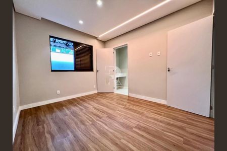 Casa à venda com 4 quartos, 220m² em Padre Eustáquio, Belo Horizonte