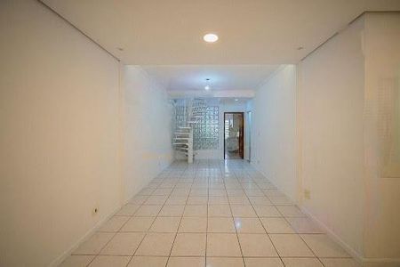 Casa à venda com 4 quartos, 251m² em Jaguaribe, Osasco