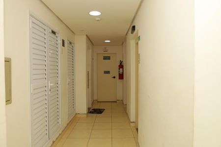 Apartamento à venda com 44m², 2 quartos e 1 vagaÁrea comum - Saguão do andar