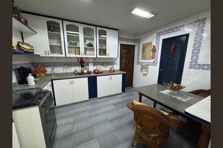 Apartamento à venda com 171m², 3 quartos e sem vaga