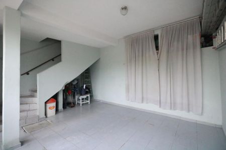 Casa à venda com 372m², 2 quartos e 2 vagas Casa à venda com 372m², 2 quartos e 2 vagasGaragem