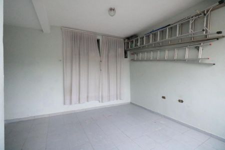 Casa à venda com 372m², 2 quartos e 2 vagas Casa à venda com 372m², 2 quartos e 2 vagasGaragem