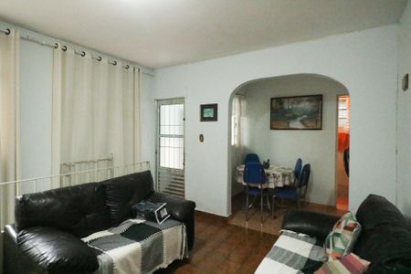 Casa à venda com 372m², 2 quartos e 2 vagas Casa à venda com 372m², 2 quartos e 2 vagasCasa 02
