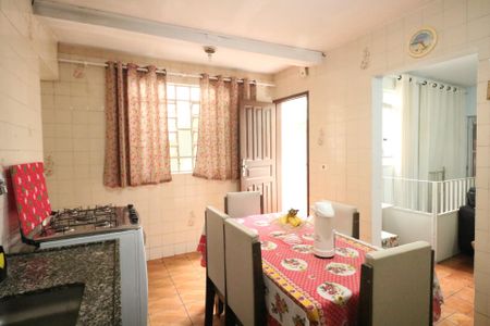 Casa à venda com 372m², 2 quartos e 2 vagas Casa à venda com 372m², 2 quartos e 2 vagasCasa 02