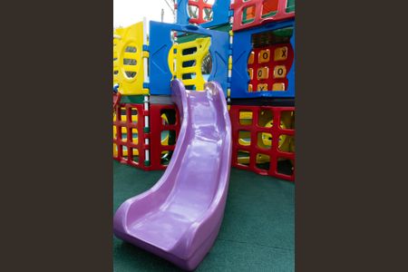 Apartamento para alugar com 48m², 2 quartos e 1 vaga Apartamento para alugar com 48m², 2 quartos e 1 vagaÁrea comum - Playground