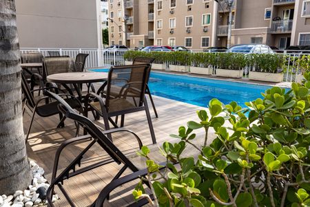 Apartamento para alugar com 48m², 2 quartos e 1 vaga Apartamento para alugar com 48m², 2 quartos e 1 vagaÁrea comum - Piscina