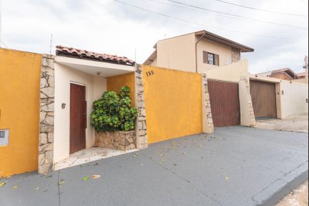Casa para alugar com 140m², 1 quarto e 4 vagasFachada