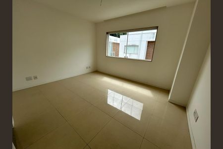 Casa à venda com 124m², 4 quartos e 2 vagas