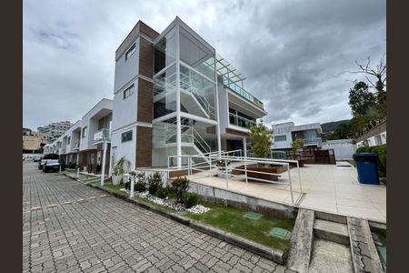 Casa à venda com 124m², 4 quartos e 2 vagas
