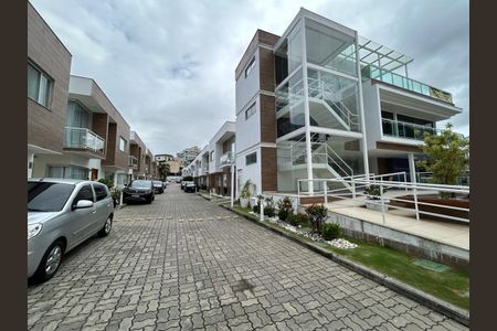 Casa à venda com 124m², 4 quartos e 2 vagas