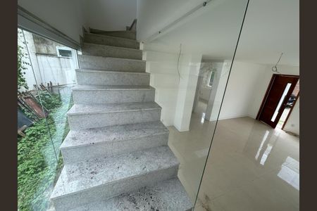 Casa à venda com 124m², 4 quartos e 2 vagas