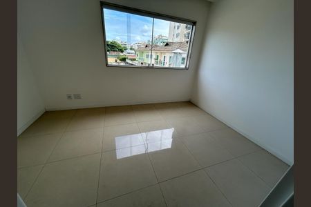 Casa à venda com 124m², 4 quartos e 2 vagas